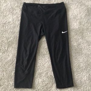 Nike women’s athletic leggings Capri. XL